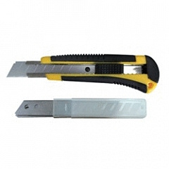 Нож технический  усиленный обрезиненный корпус лезвие 18 мм+3 запасных